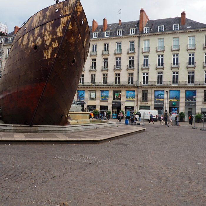 Voyage-à-nantes-place-royale-bateau-selart-202&